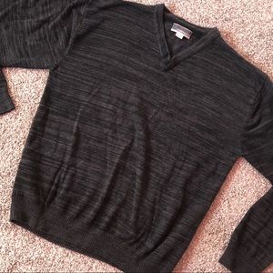 Commerce xlarge men’s sweater black and gray slight v neck